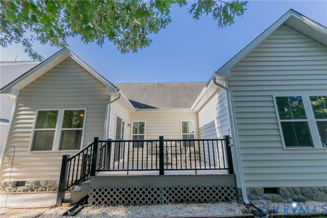 7533 South Franklins Way Quinton, VA 23141 - Photo 44 of 46 a view of a house with a porch