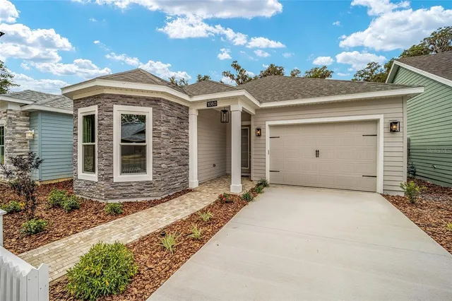 $365,000 | 1080 Northwest 132nd Boulevard, Newberry, FL 32669