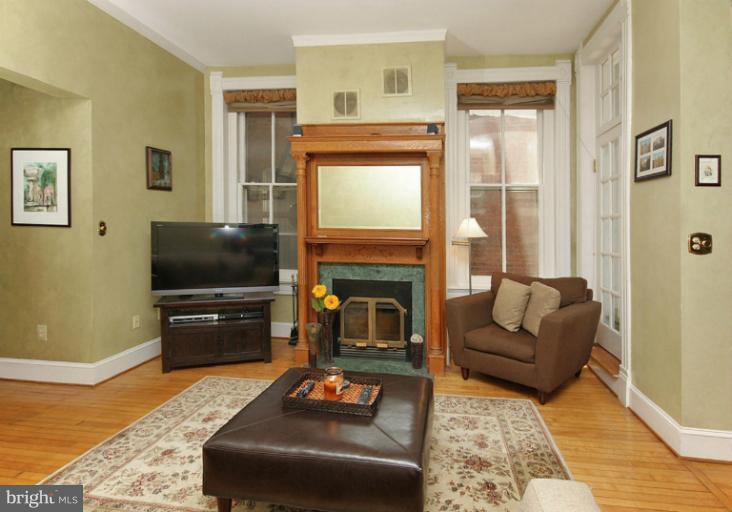 2017 Kalorama Road Northwest, Unit 2 Washington, DC 20009 - Photo 12 of 22 Living Room