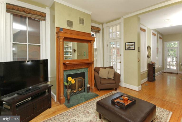 2017 Kalorama Road Northwest, Unit 2 Washington, DC 20009 - Photo 14 of 22 Living Room