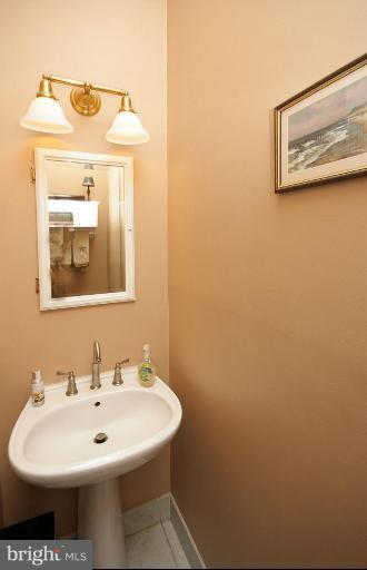 2017 Kalorama Road Northwest, Unit 2 Washington, DC 20009 - Photo 3 of 22 Powder Room