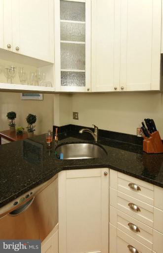 2017 Kalorama Road Northwest, Unit 2 Washington, DC 20009 - Photo 6 of 22 Kitchen