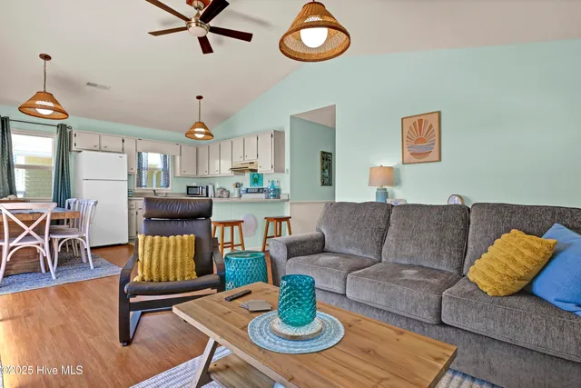 $2,250 | 1013 North Shore Drive, Surf City, NC 28445