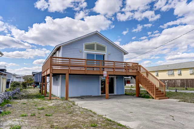 $2,250 | 1013 North Shore Drive, Surf City, NC 28445