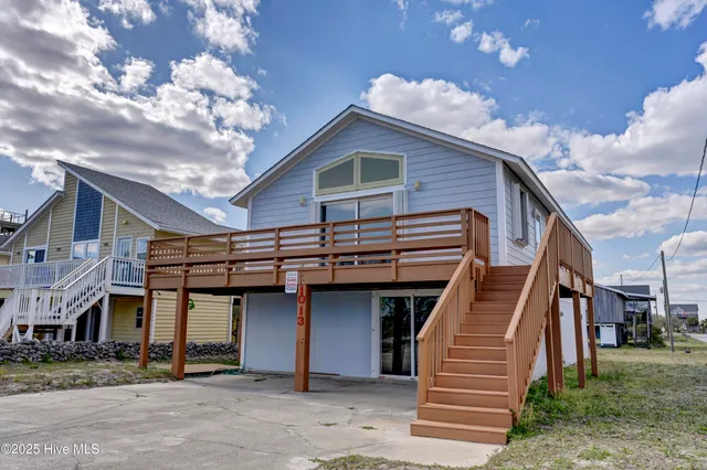 $2,250 | 1013 North Shore Drive, Surf City, NC 28445