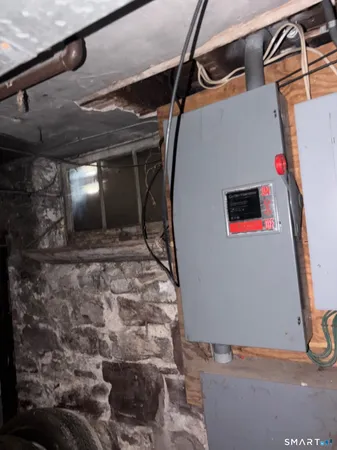 $499,900 | 541-543 Maple Avenue, Hartford, CT 06114