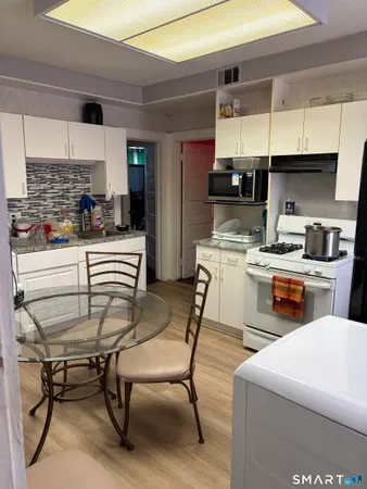 $499,900 | 541-543 Maple Avenue, Hartford, CT 06114