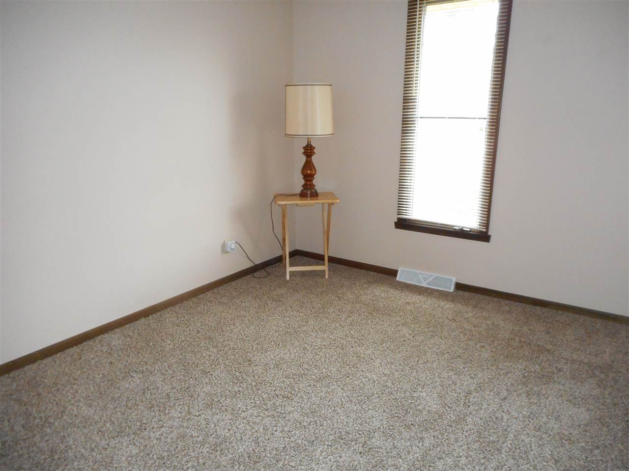 4267 Valerie Road Roscoe, IL 61073 - Photo 13 of 22 Gallery Image 13
