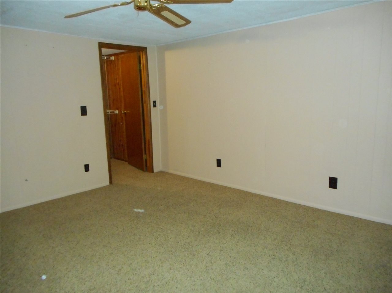 4267 Valerie Road Roscoe, IL 61073 - Photo 14 of 22 Gallery Image 14
