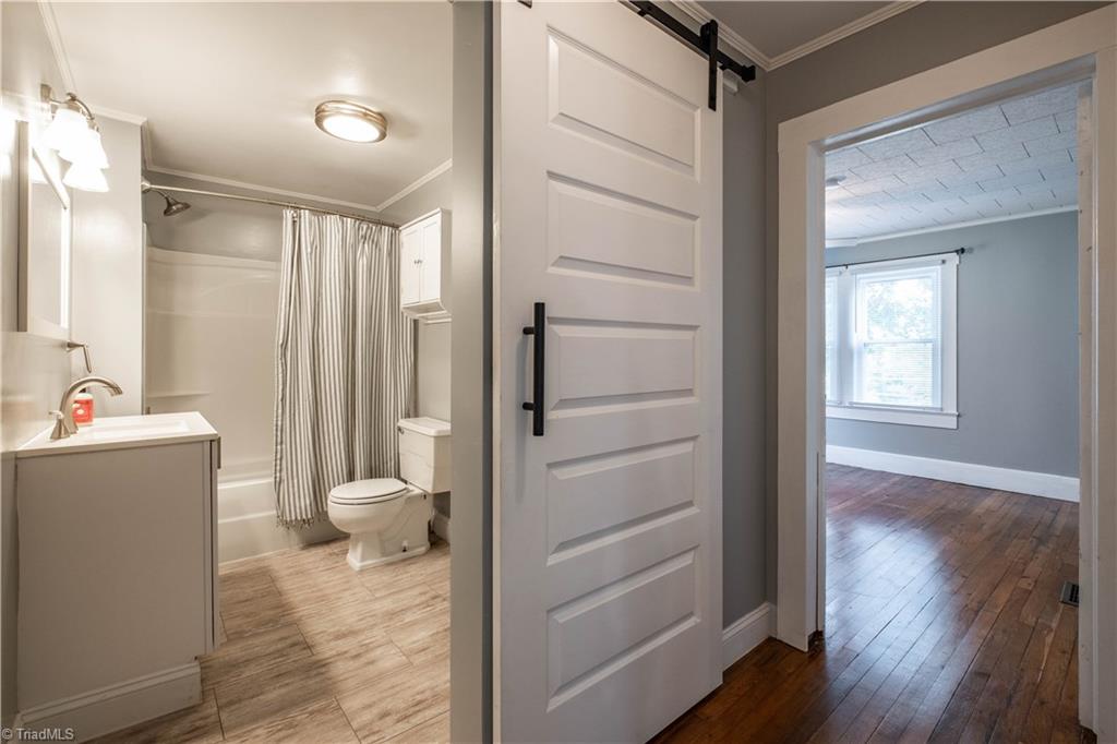 337 East Carter Mill Road Elkin, NC 28621 - Photo 11 of 17 Full bathroom