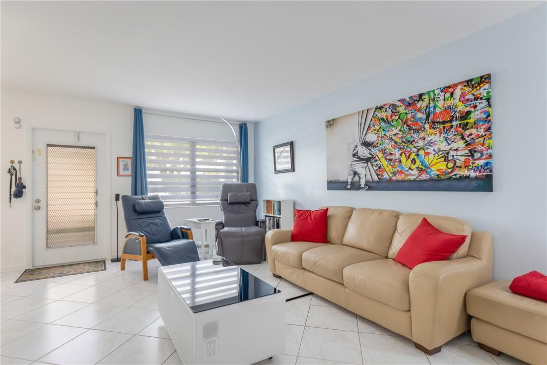 1024 Hythe B, Unit 1024 Boca Raton, FL 33434 - Photo 4 of 41 Photo 4