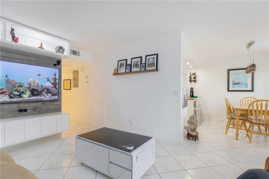 1024 Hythe B, Unit 1024 Boca Raton, FL 33434 - Photo 5 of 41 Photo 5