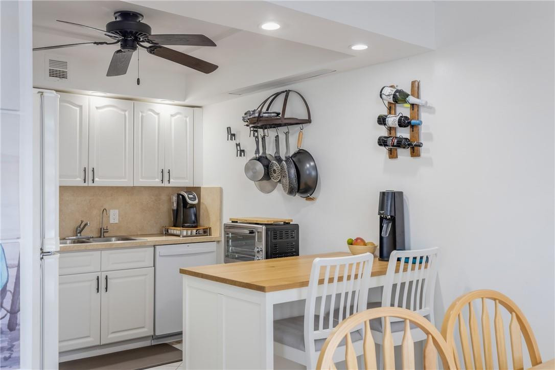 1024 Hythe B, Unit 1024 Boca Raton, FL 33434 - Photo 7 of 41 Photo 7