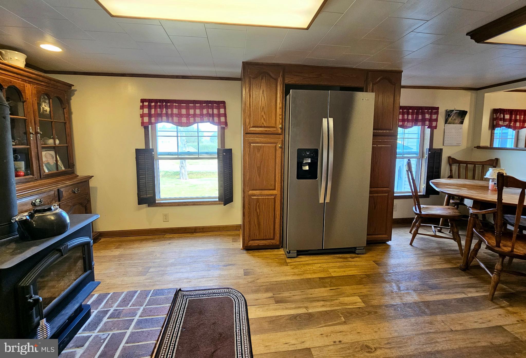 7558 Catlin Road Westover, MD 21871 - Photo 13 of 40 a view of a livingroom with furniture and an empty room