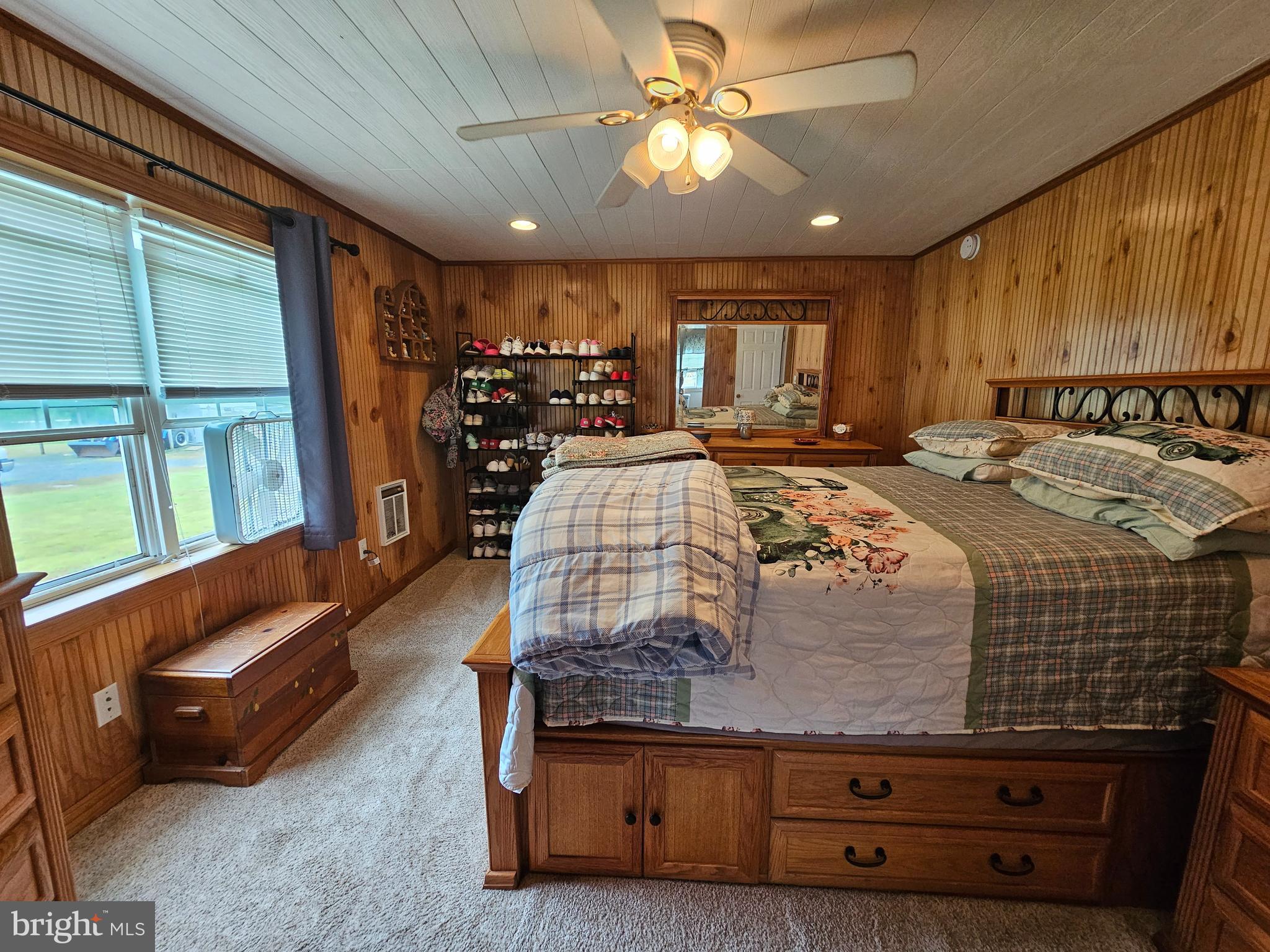 7558 Catlin Road Westover, MD 21871 - Photo 18 of 40 a living room with furniture