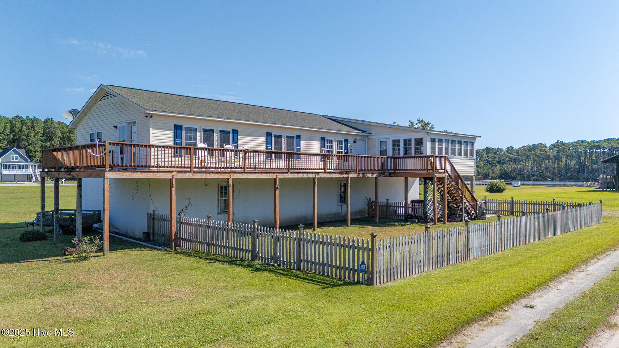 215 Landing Road Beaufort, NC 28516 - Photo 1 of 41 215 LANDING (11)