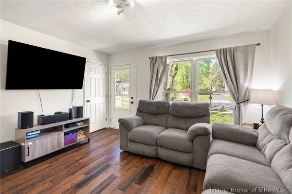 $199,900 | 2924 Linda Drive, New Albany, IN 47150