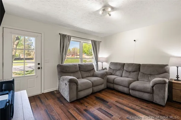 $199,900 | 2924 Linda Drive, New Albany, IN 47150