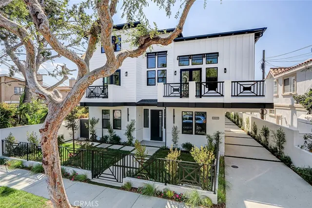 $1,749,999 | 2604 Grant Avenue, Unit A, Redondo Beach, CA 90278