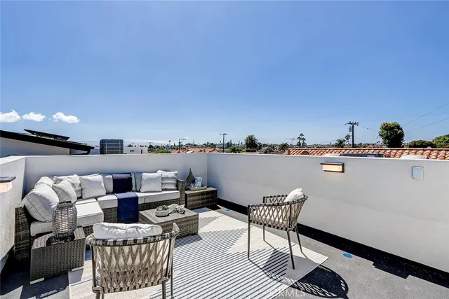$1,749,999 | 2604 Grant Avenue, Unit A, Redondo Beach, CA 90278