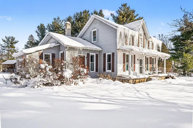 $349,900 | 4819 Leonard Street, Coopersville, MI 49404