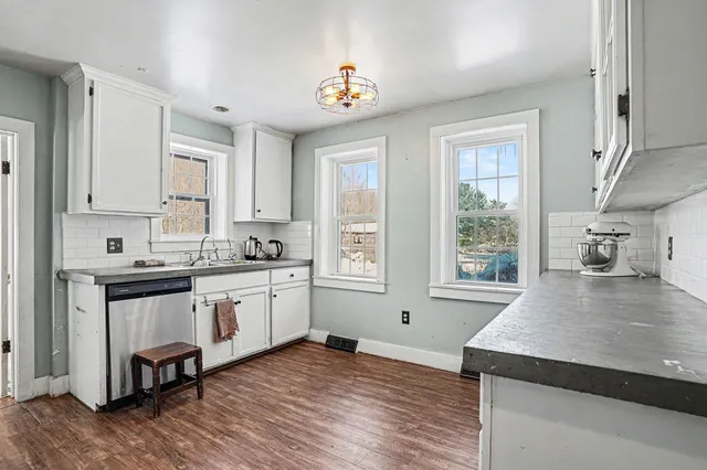 $349,900 | 4819 Leonard Street, Coopersville, MI 49404