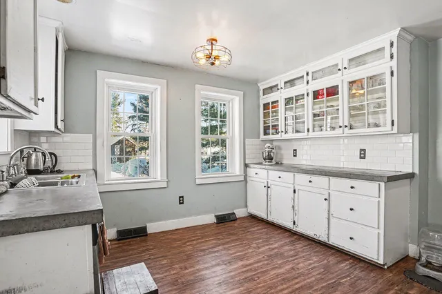 $349,900 | 4819 Leonard Street, Coopersville, MI 49404