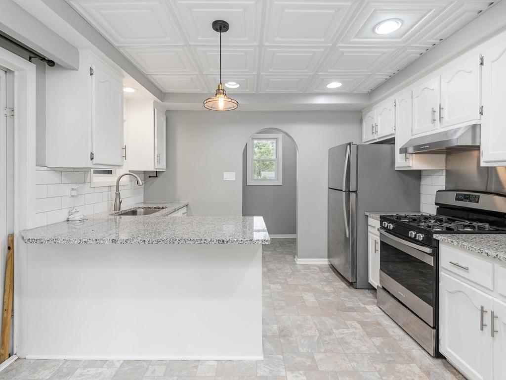 506 3rd Street Southwest Montgomery, MN 56069 - Photo 10 of 22