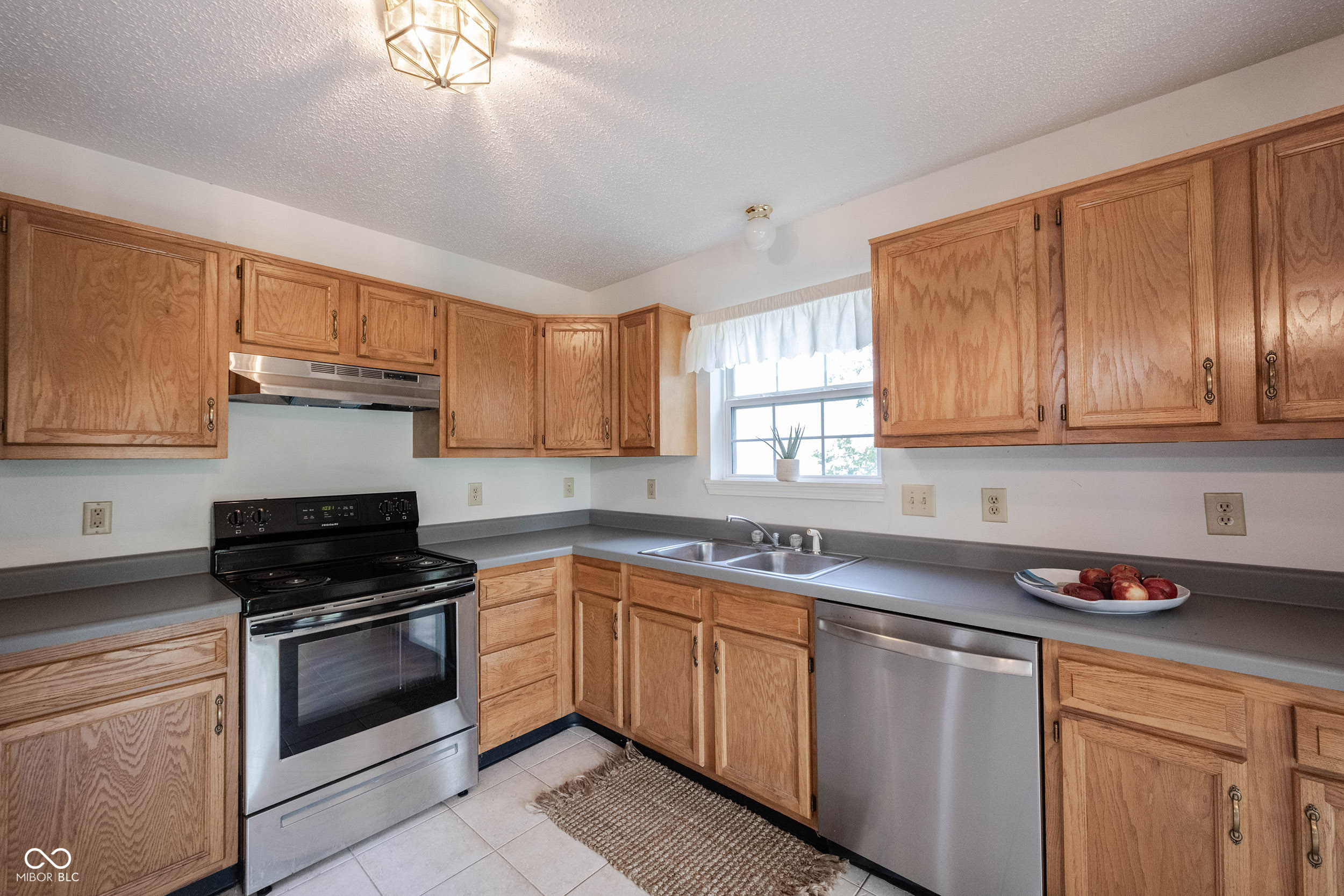 12853 Longleaf Lane Fishers, IN 46038 - Photo 15 of 35