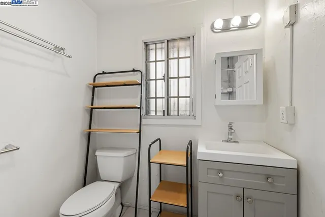 $1,240,000 | 2138 19th Avenue, Oakland, CA 94606