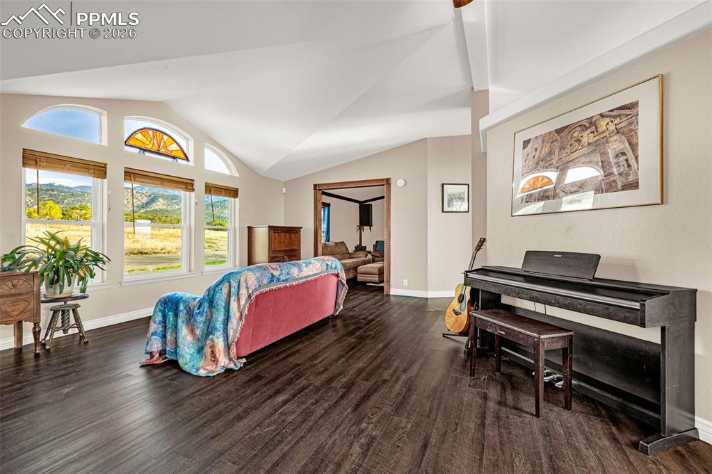 2084 Barrett Road Colorado Springs, CO 80926 - Photo 11 of 47