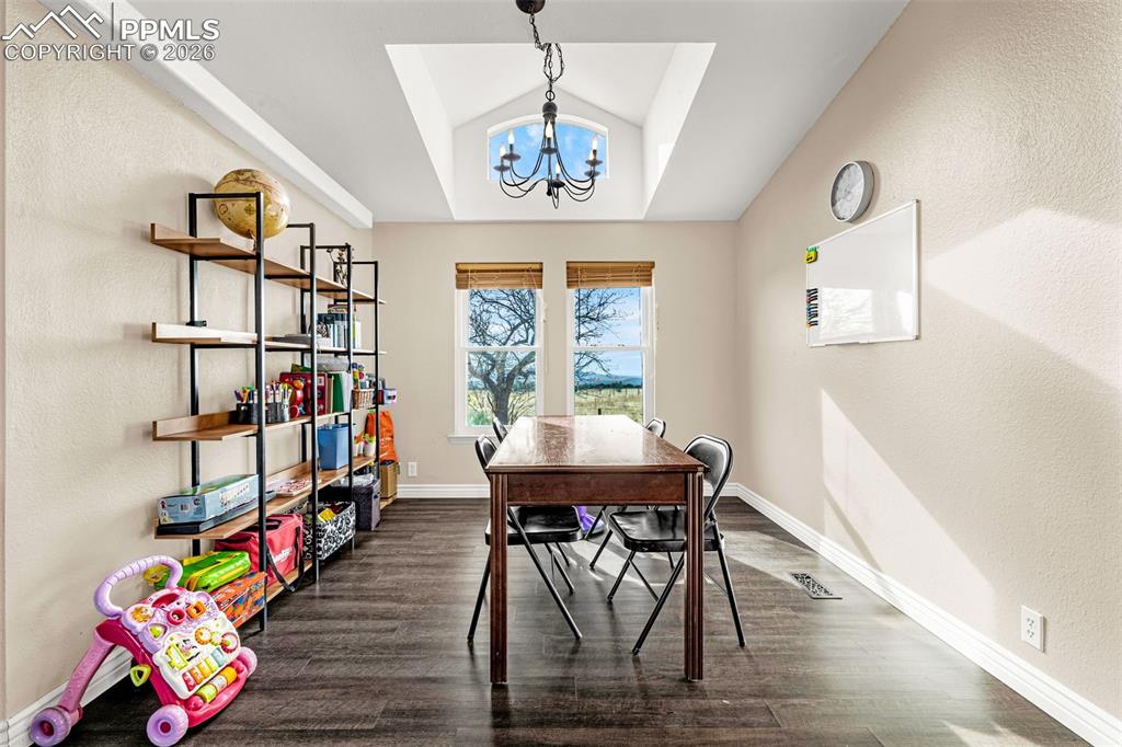 2084 Barrett Road Colorado Springs, CO 80926 - Photo 14 of 47