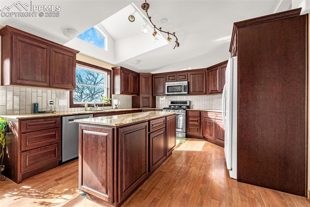 2084 Barrett Road Colorado Springs, CO 80926 - Photo 6 of 47