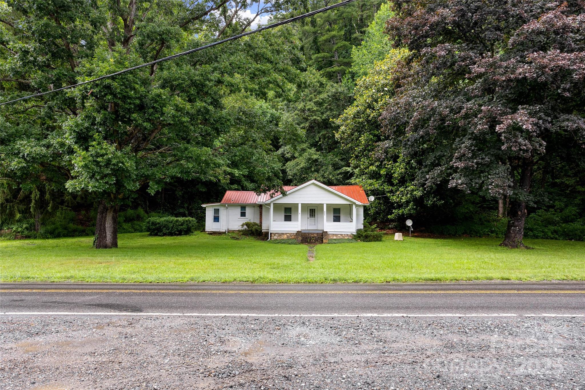 9521 Cruso Road Canton, NC 28716 - Photo 6 of 46