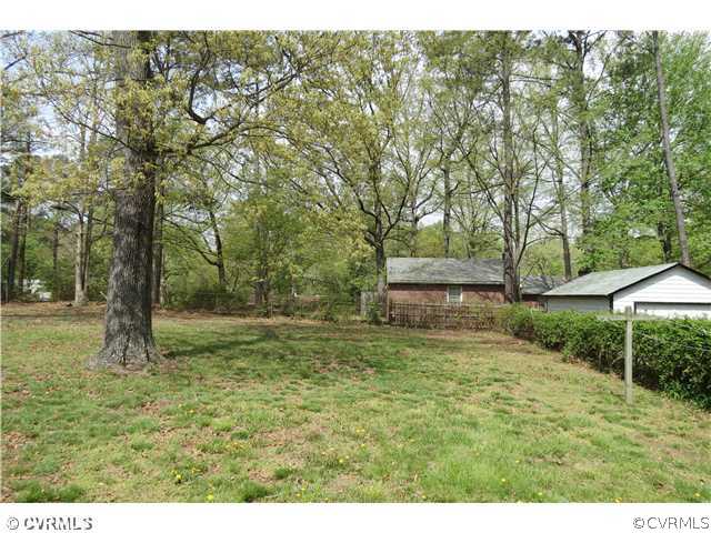 3310 Warner Road Richmond, VA 23225 - Photo 13 of 16 Yard/Garden - Back yard, fenced