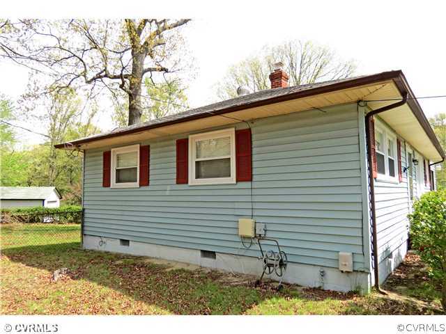 3310 Warner Road Richmond, VA 23225 - Photo 15 of 16 Exterior Front - Left side