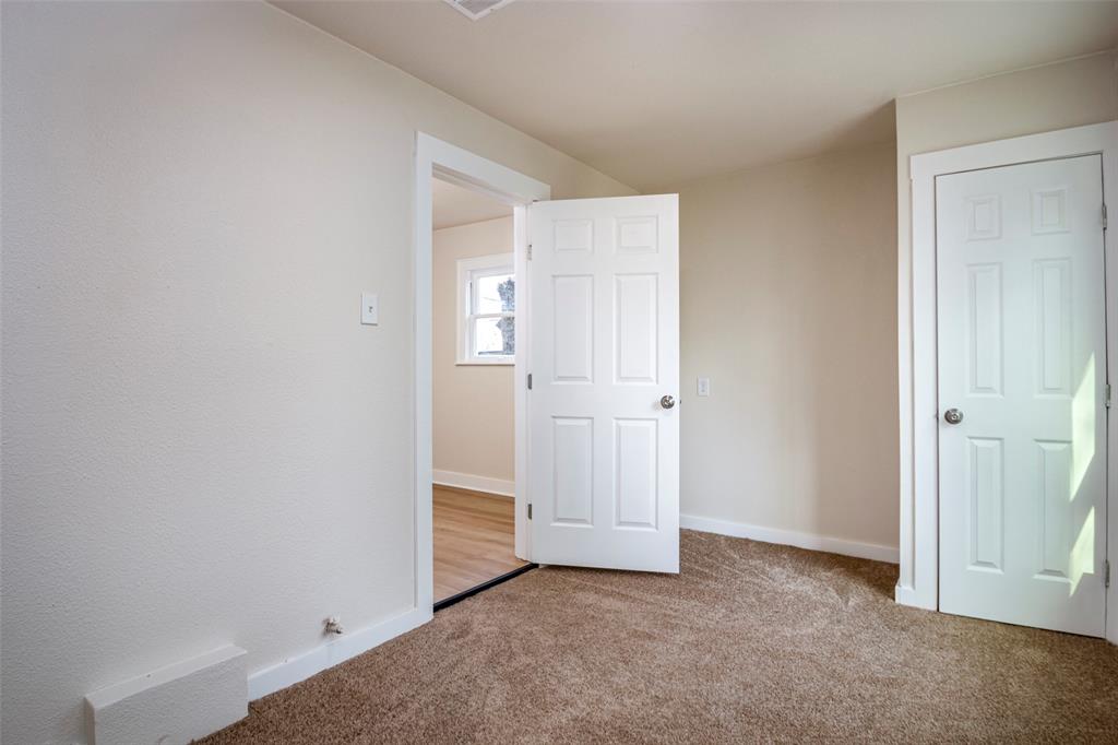 628 South Westmoreland Road Dallas, TX 75211 - Photo 9 of 19 a view of empty room