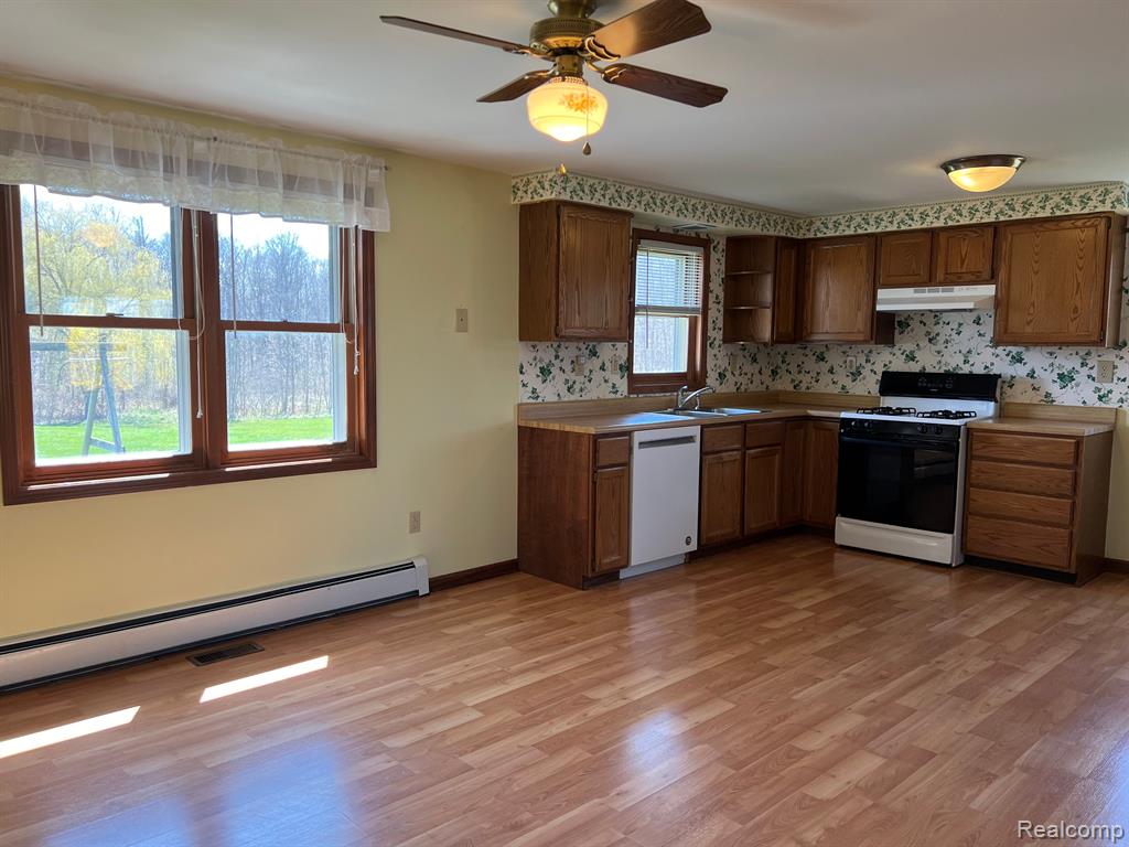 6537 Norman Road Jeddo, MI 48032 - Photo 21 of 39