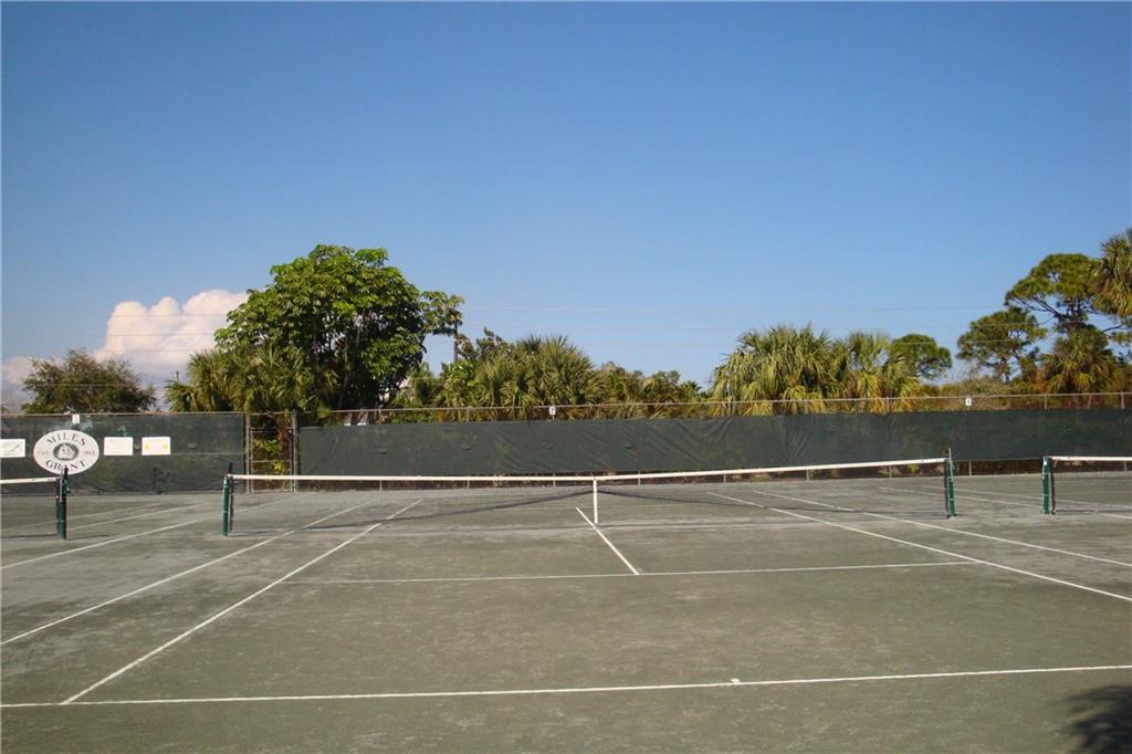 5333 Southeast Miles Grant Road, Unit I103 Stuart, FL 34997 - Photo 4 of 15 Gallery Image 4