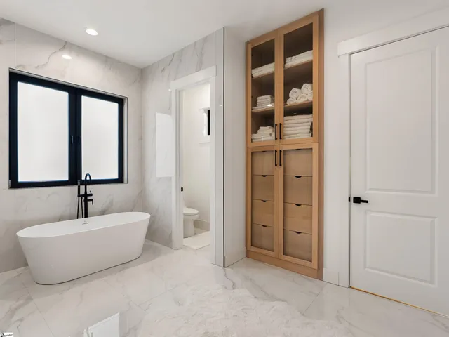 $849,000 | 610 Crowe Creek Trail, Inman, SC 29349