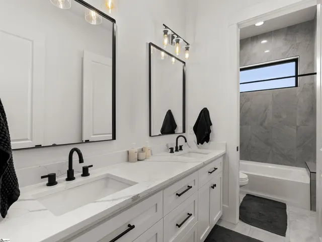 $849,000 | 610 Crowe Creek Trail, Inman, SC 29349