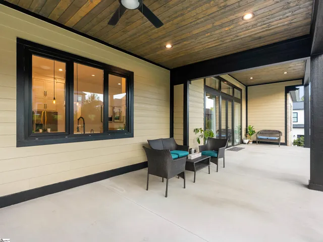 $849,000 | 610 Crowe Creek Trail, Inman, SC 29349