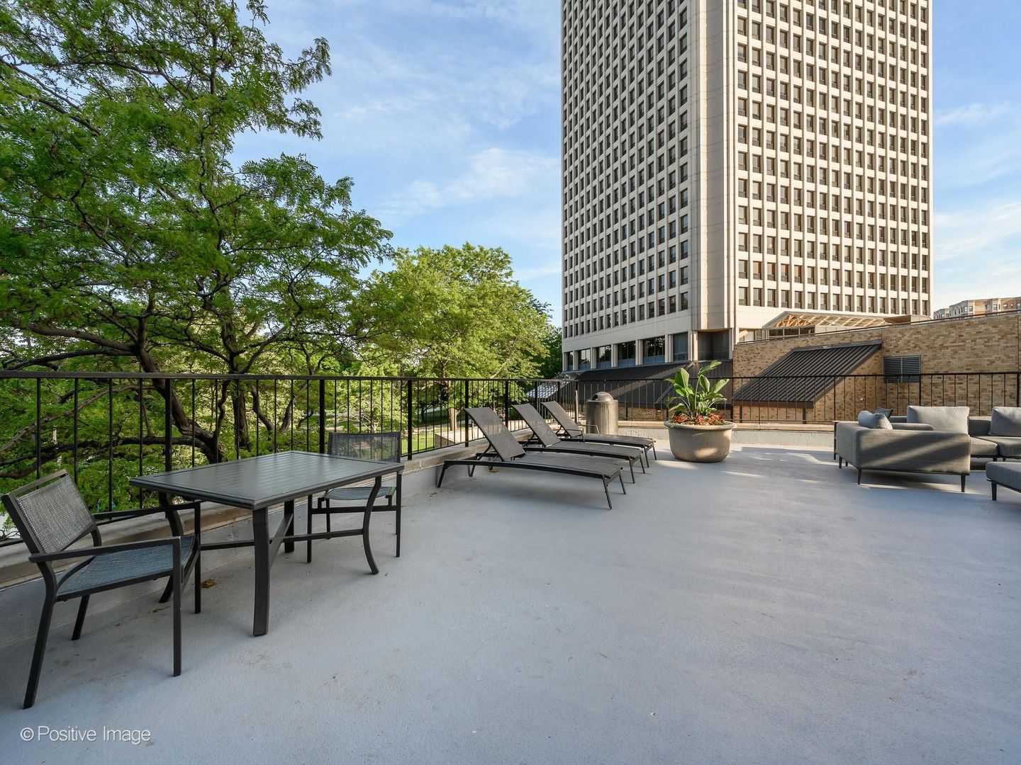 5415 North Sheridan Road, Unit 5015 Chicago, IL 60640 - Photo 18 of 21