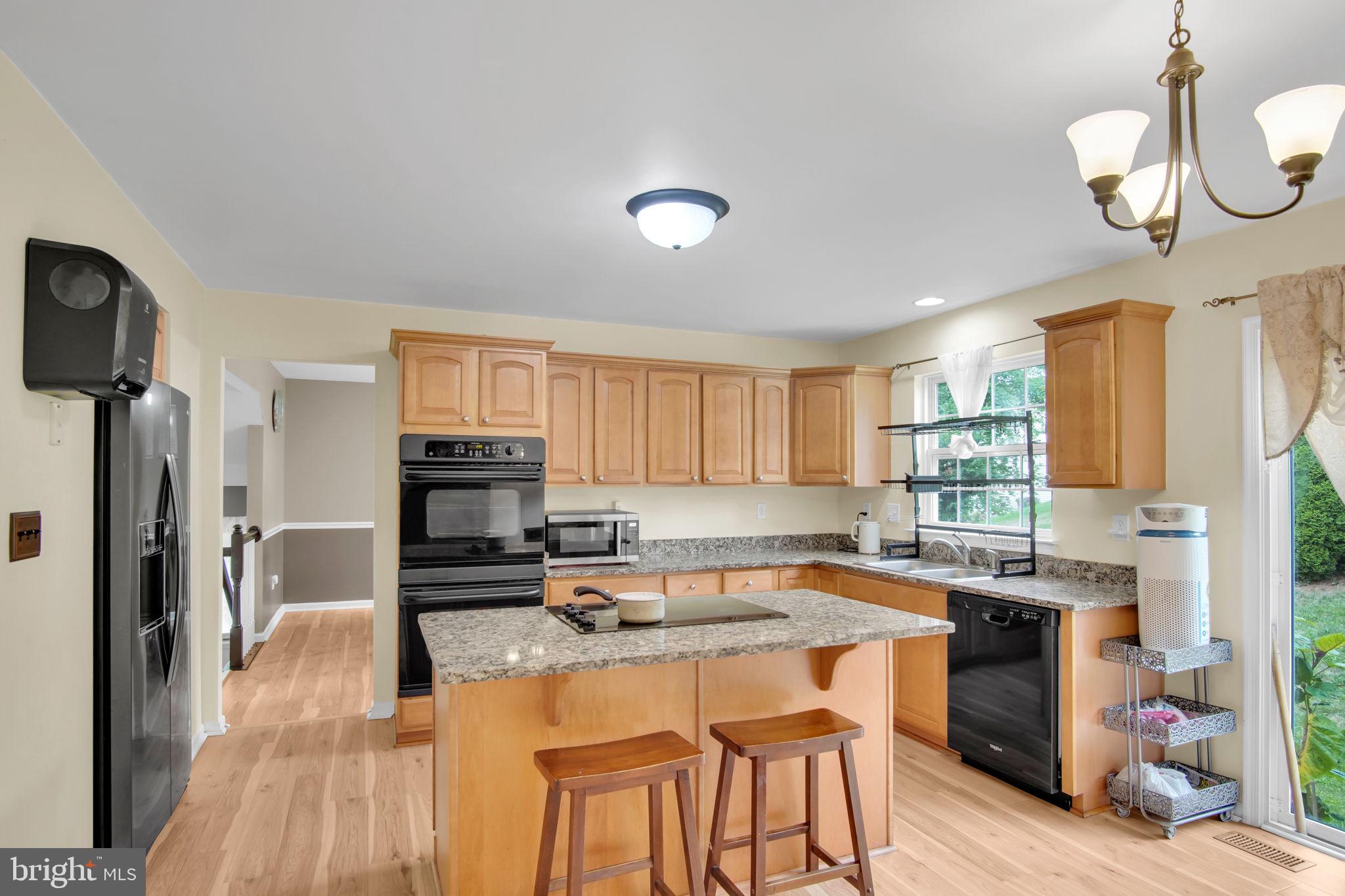 7485 Seneca Ridge Drive York, PA 17403 - Photo 13 of 40 Kitchen