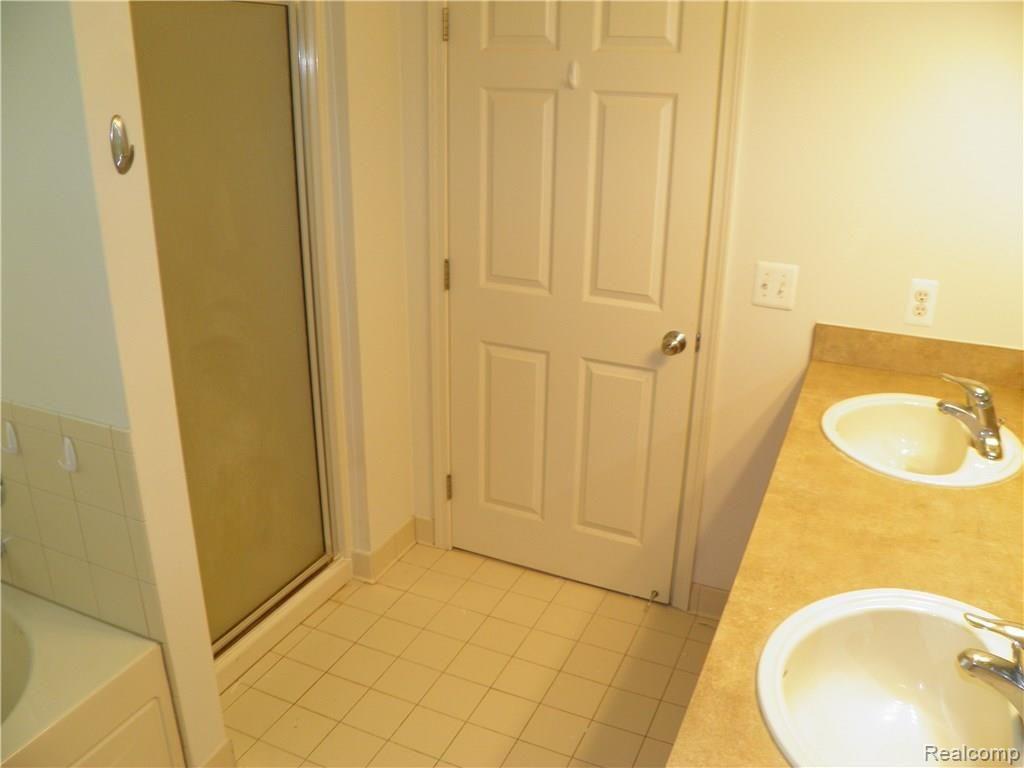 3237 Everett Drive Rochester Hills, MI 48307 - Photo 20 of 34