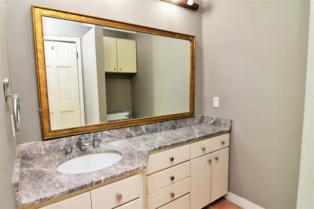 $1,100,000 | 1961 Dryden Road, Houston, TX 77030