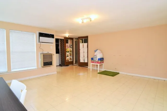 $1,100,000 | 1961 Dryden Road, Houston, TX 77030