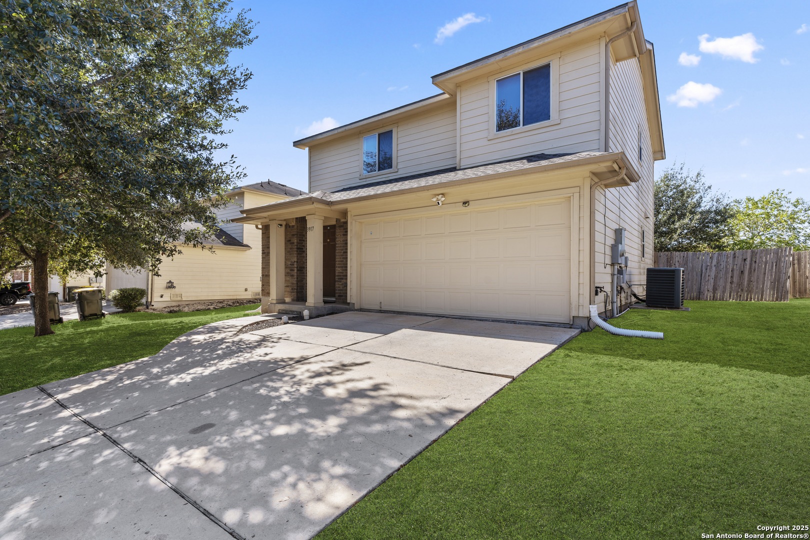 a front view of house with yard