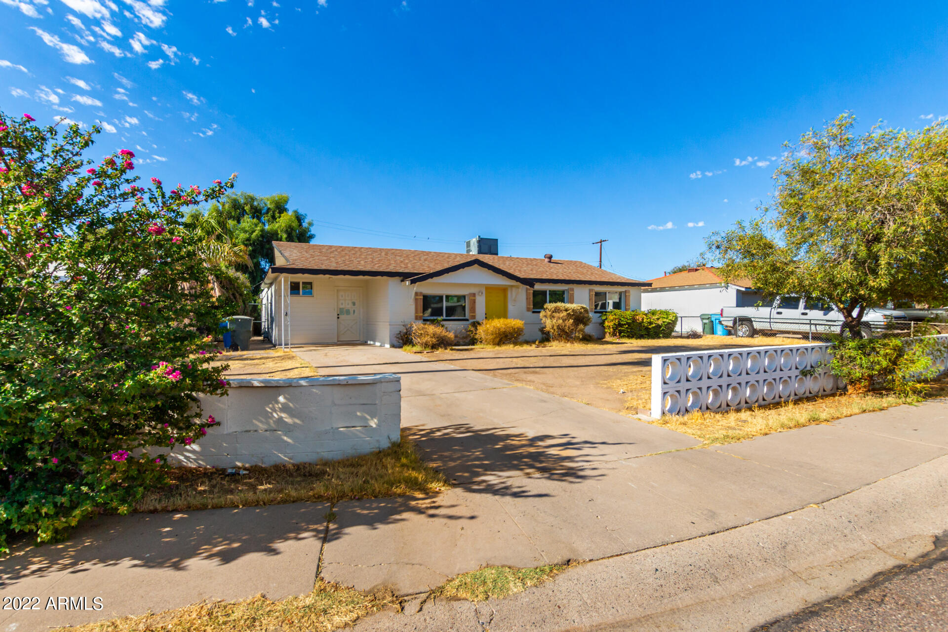 2914 West Charter Oak Road Phoenix, AZ 85029 - Photo 2 of 23 2 - Charter Oak