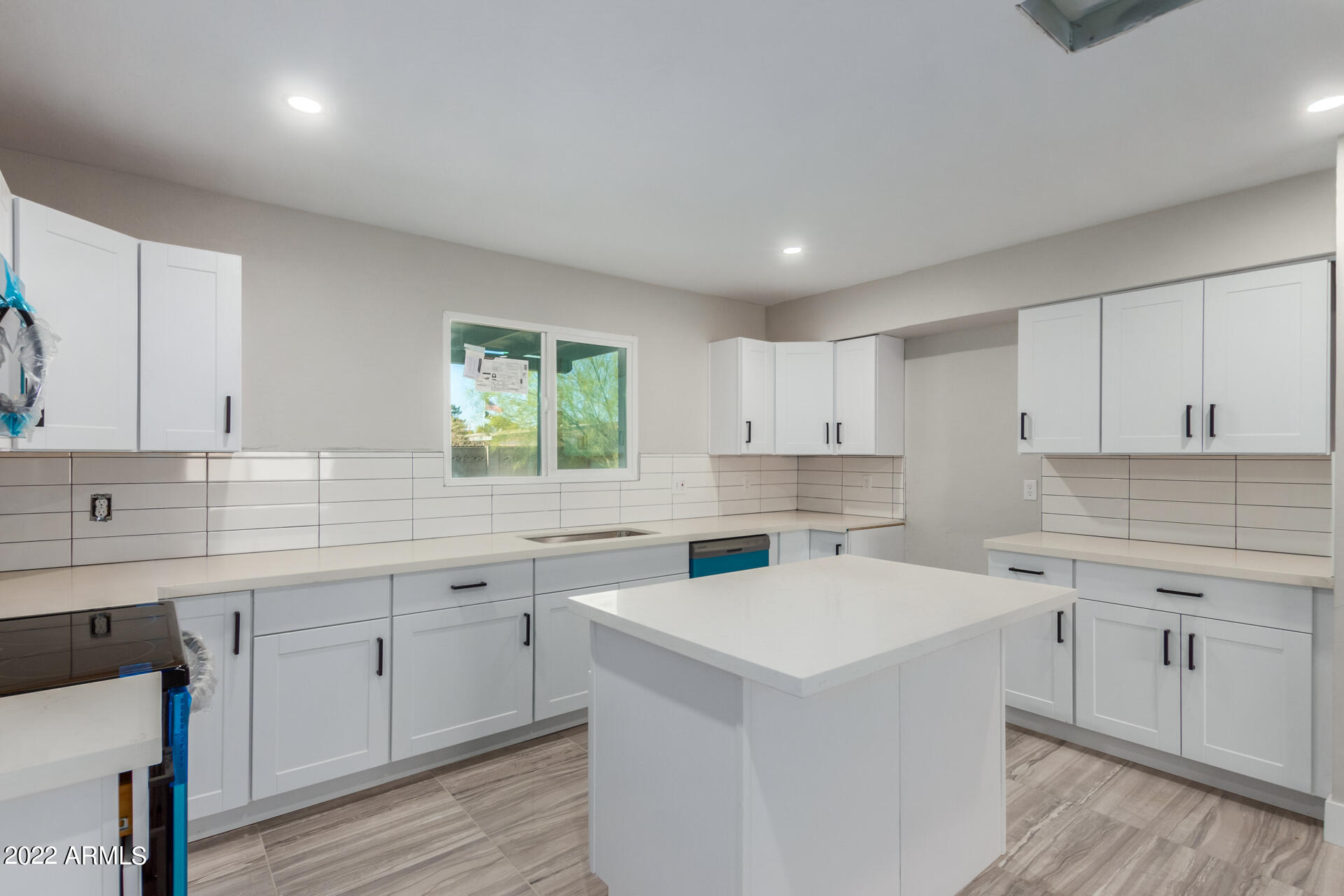 2914 West Charter Oak Road Phoenix, AZ 85029 - Photo 9 of 23 9 - Charter Oak